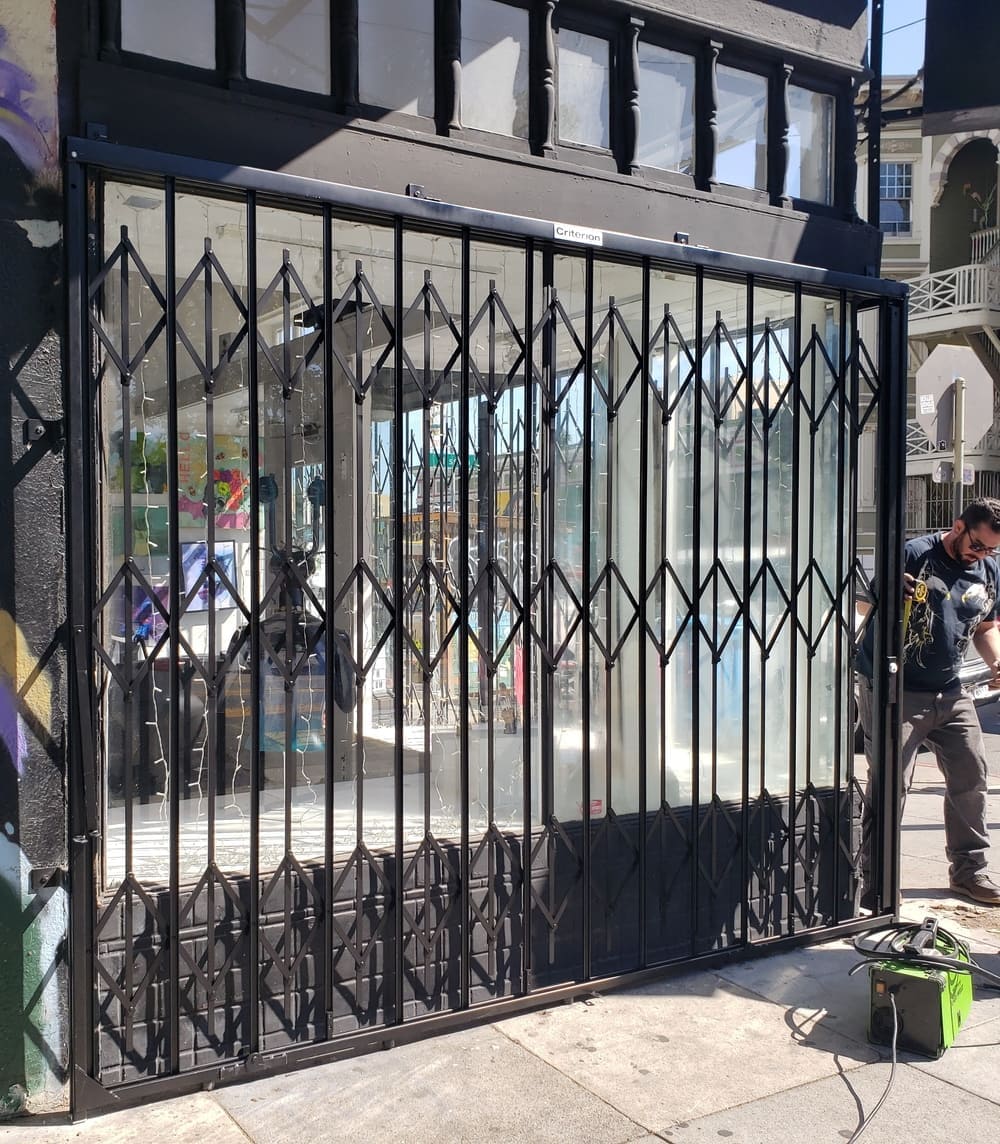 folding gate scissor gate