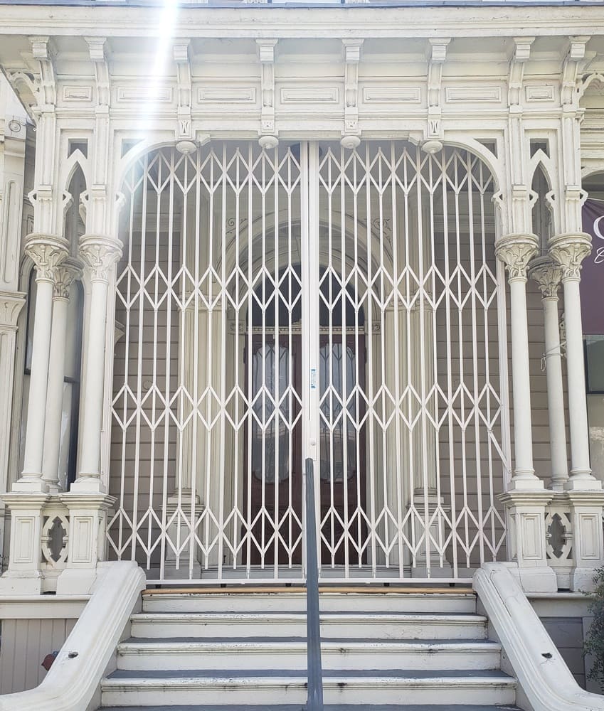 folding gate scissor gate
