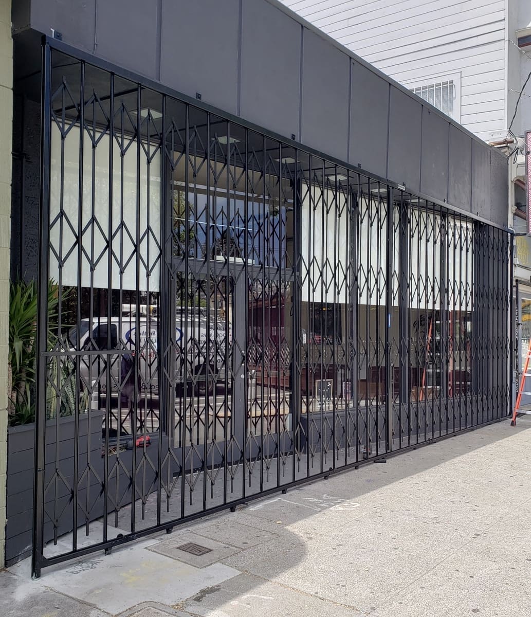 folding gate scissor gate