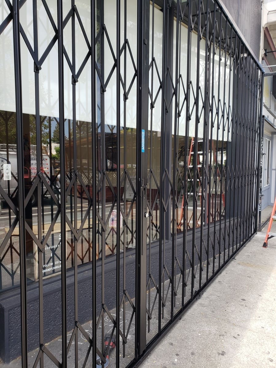 folding gate scissor gate