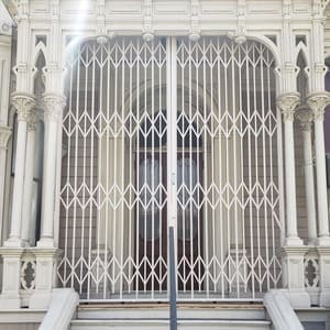 folding gate scissor gate